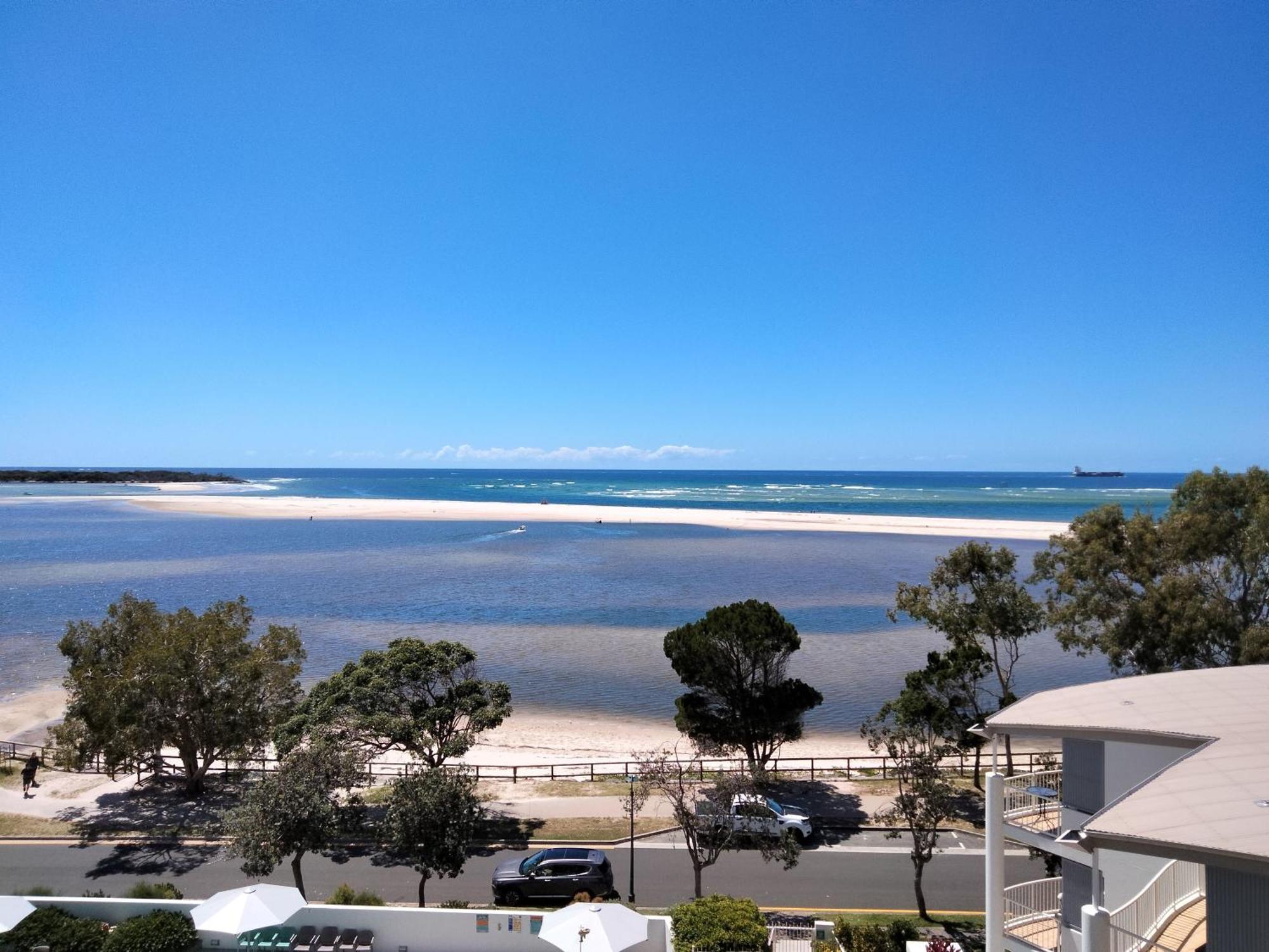 Moorings Beach Resort Caloundra Eksteriør billede
