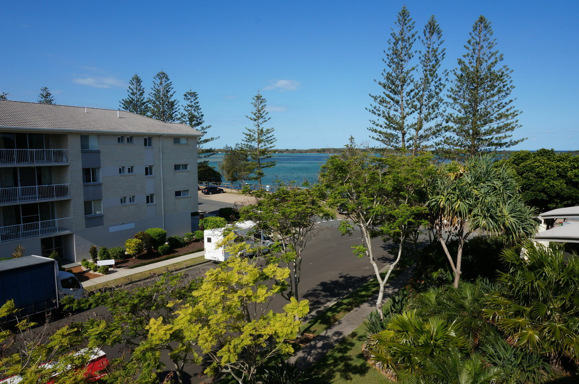 Moorings Beach Resort Caloundra Eksteriør billede